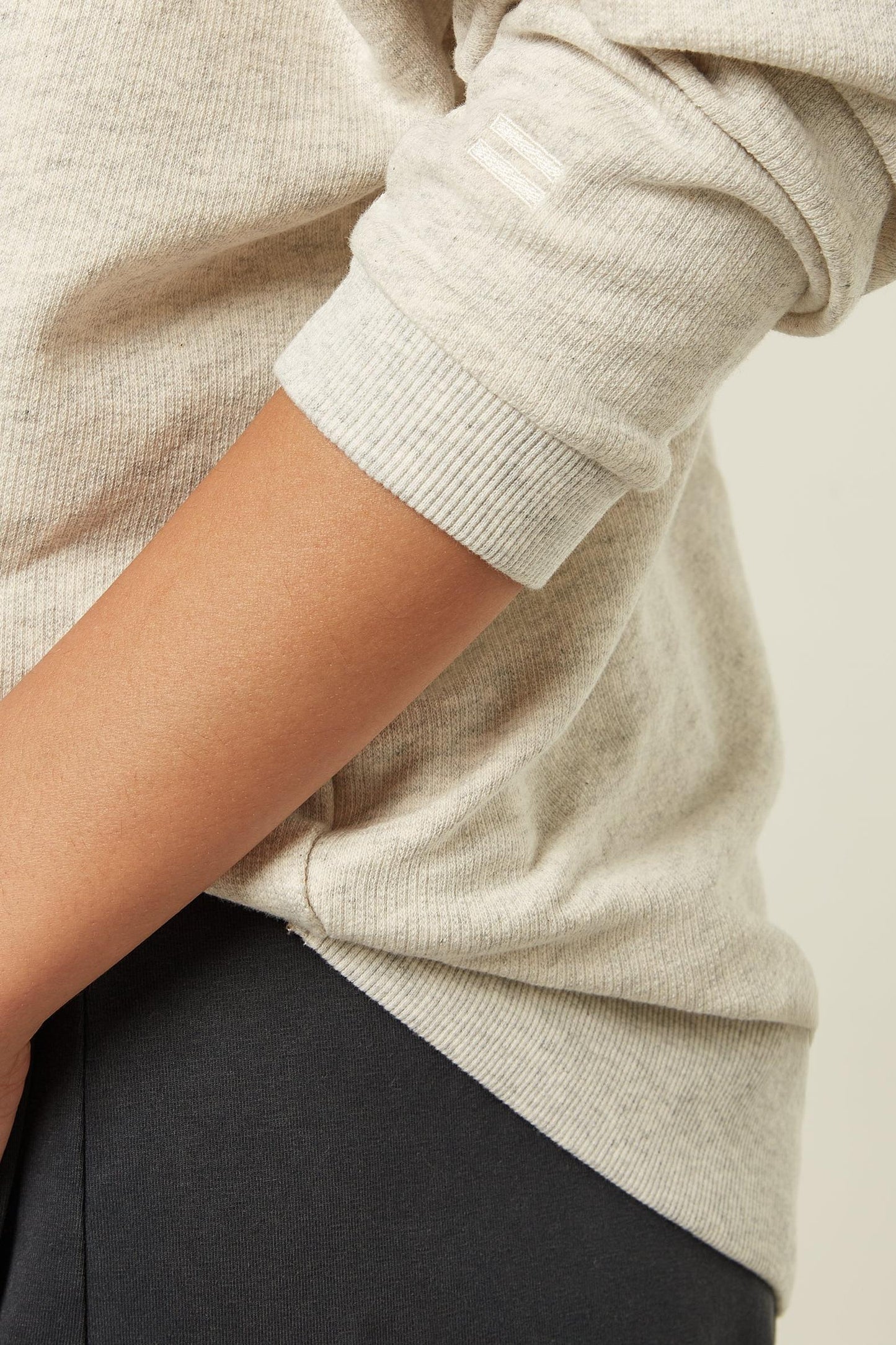 ROUND NECK SWEATER