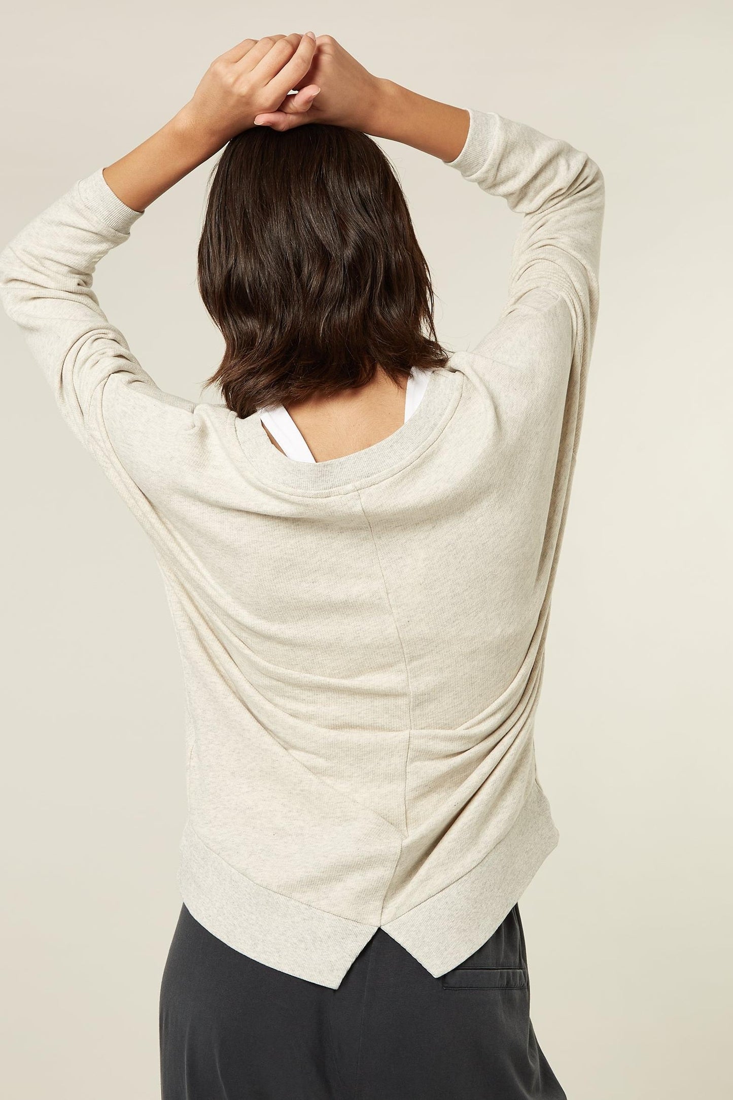 ROUND NECK SWEATER