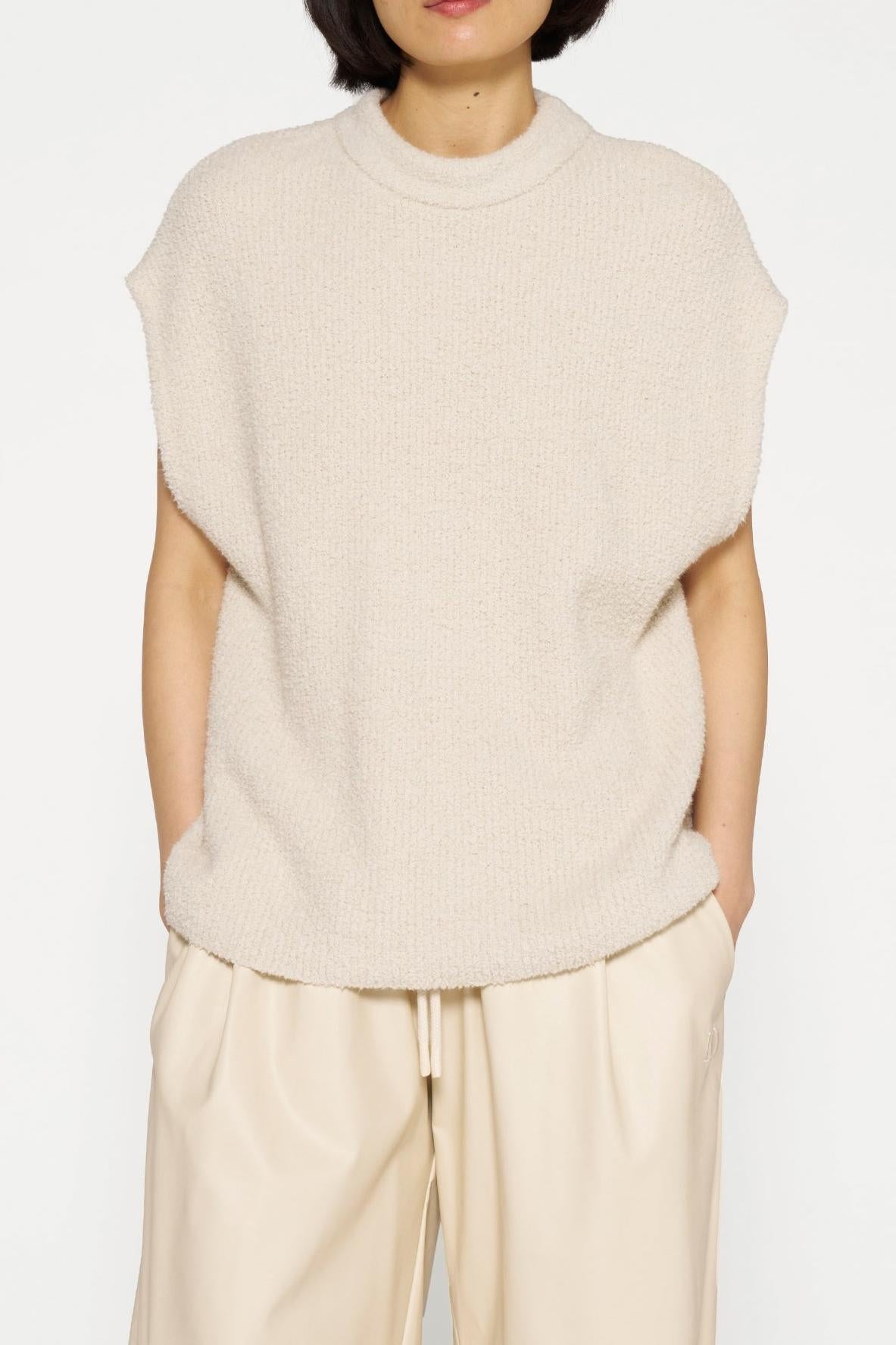 SHORT SLEEVE BOUCLE TOP