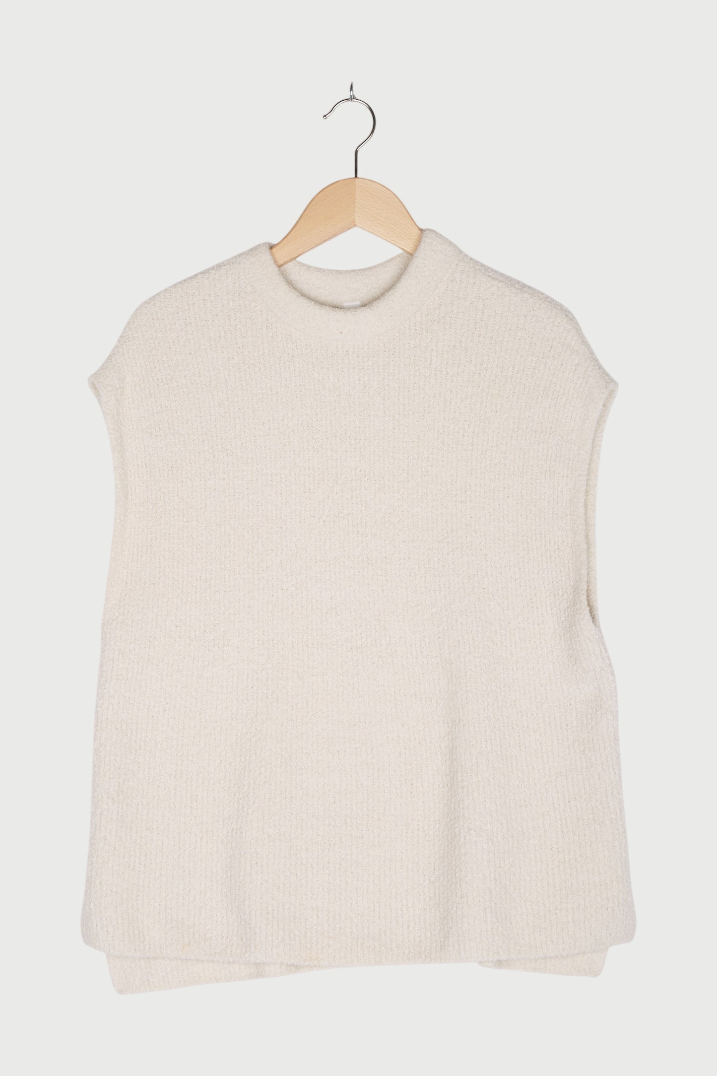 SHORT SLEEVE BOUCLE TOP