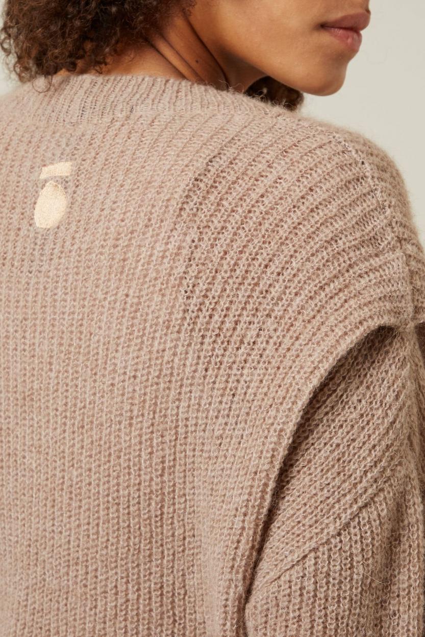 BIG SHOULDER SWEATER