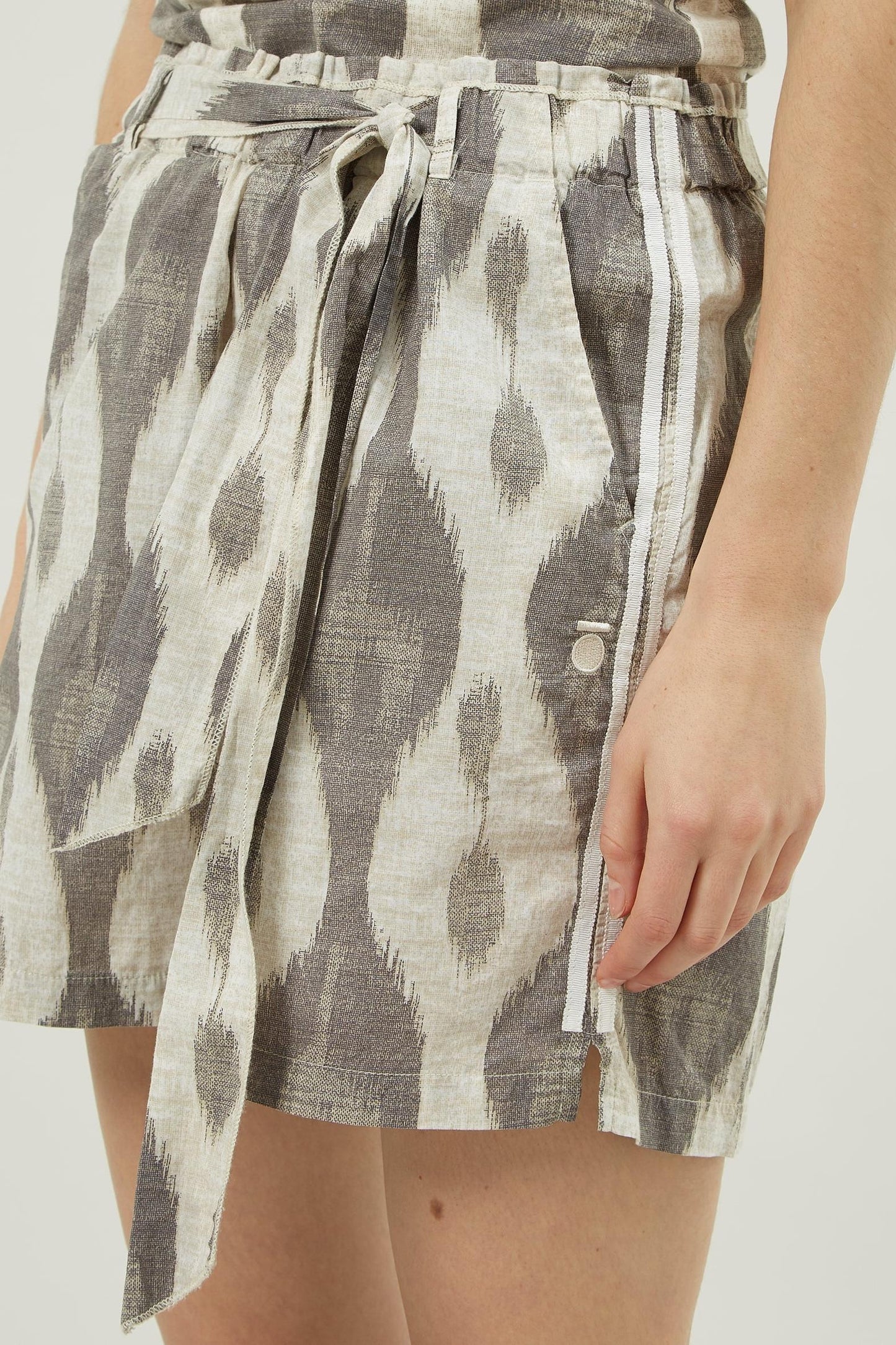 SHORTS IKAT