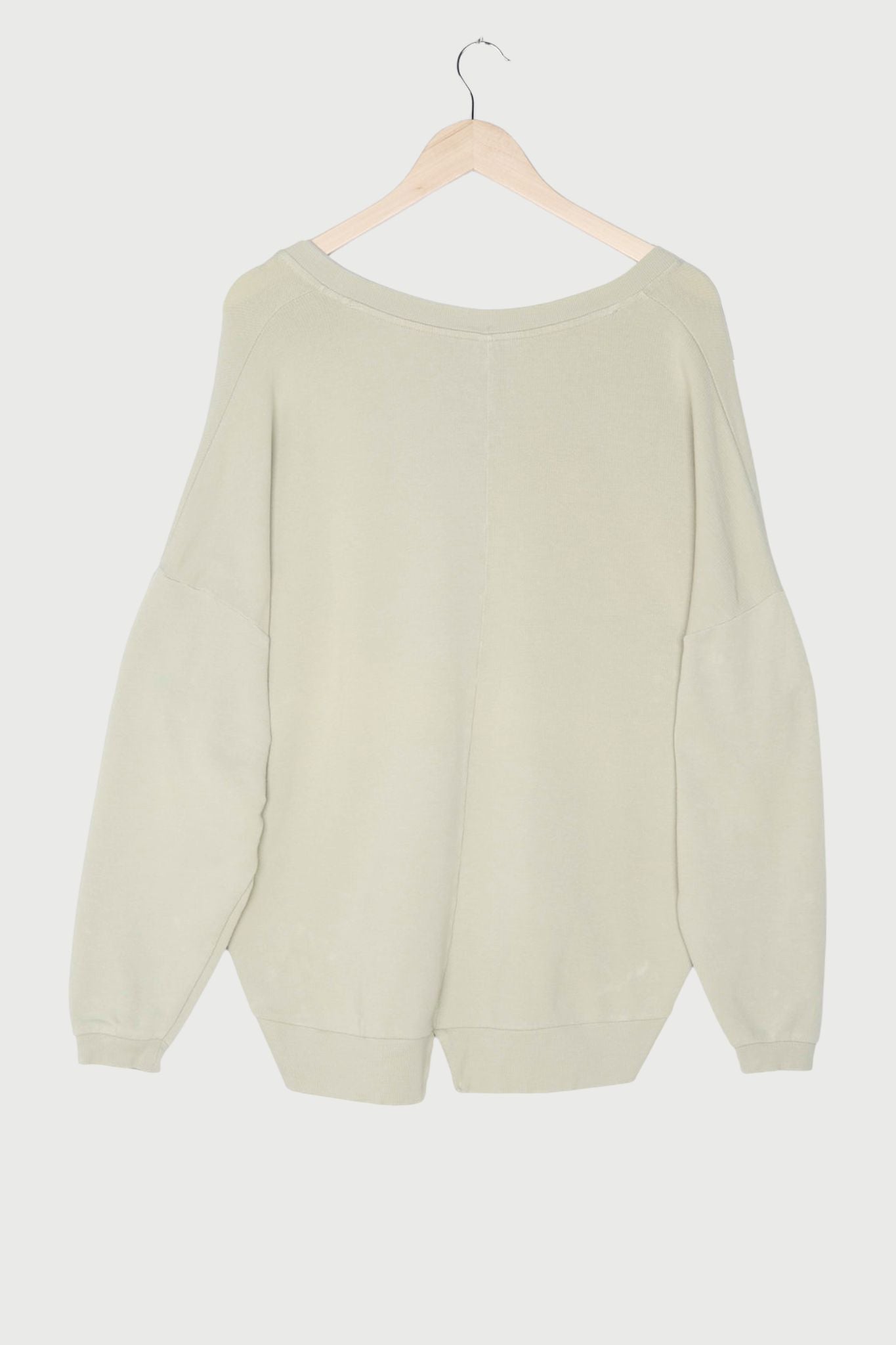 V-NECK SWEATER