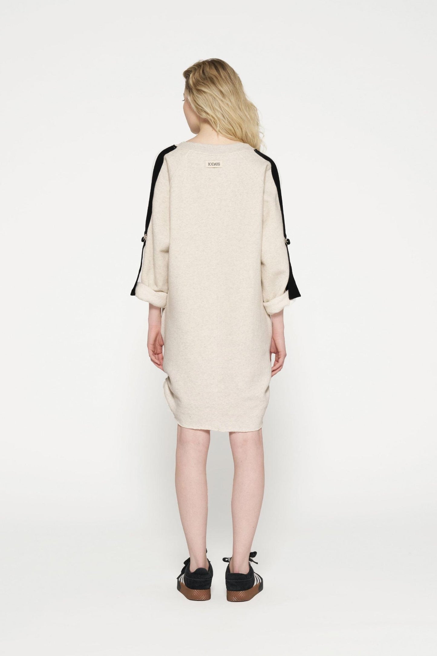 BELTED RAGLAN DRESS