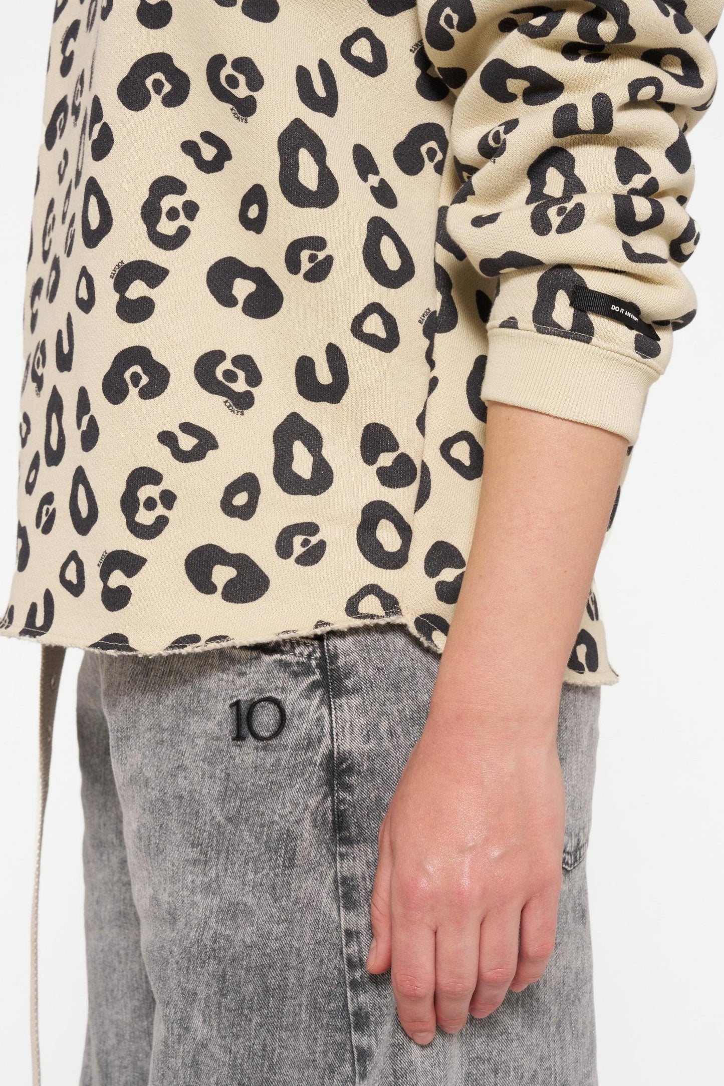 RAW EDGE SWEATER LEOPARD
