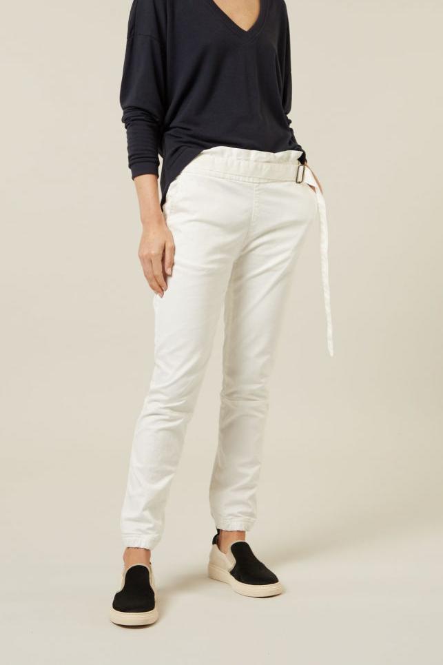 SOFT V-NECK SWEATER
