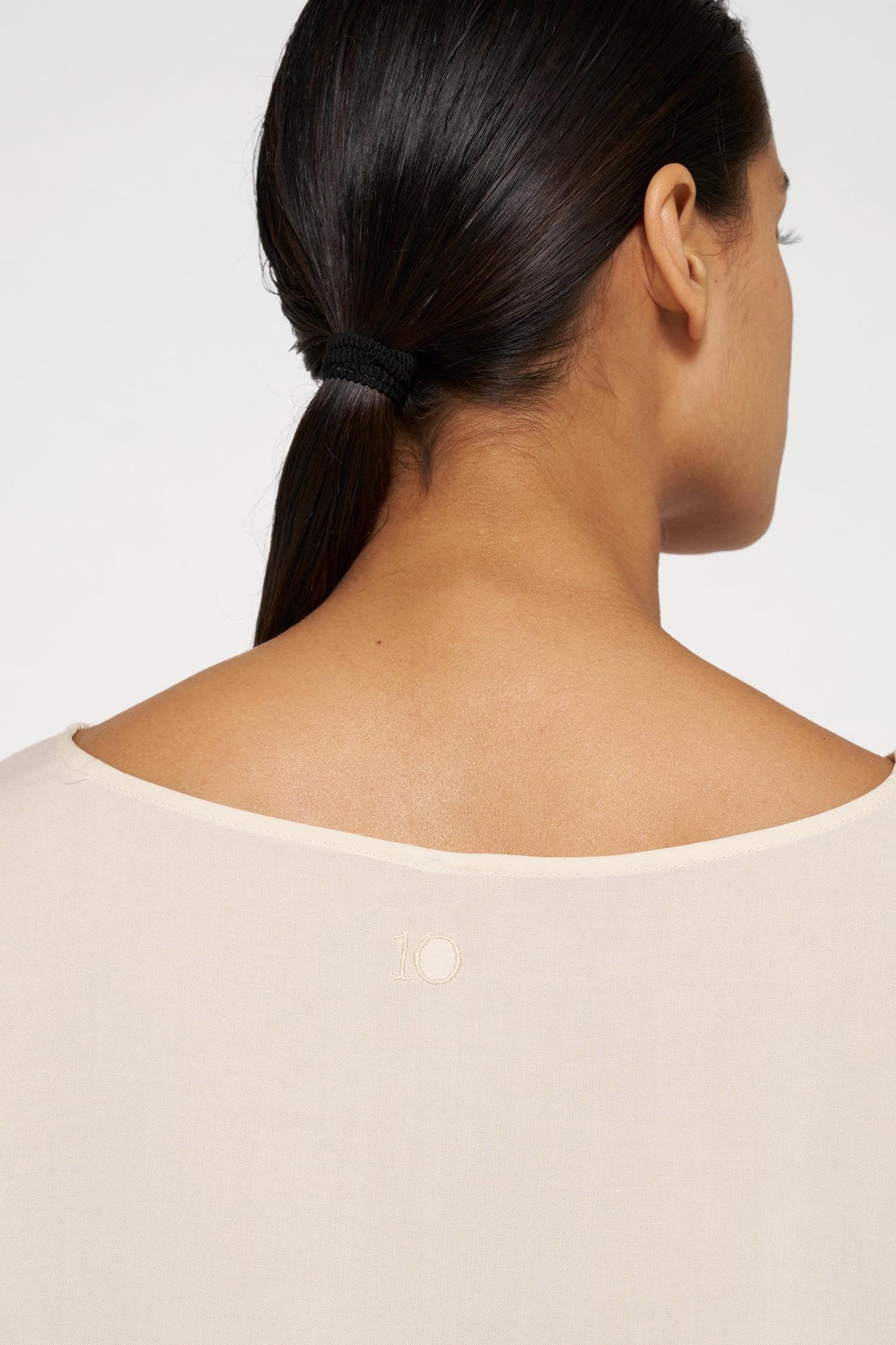 FLOWY BLOUSE