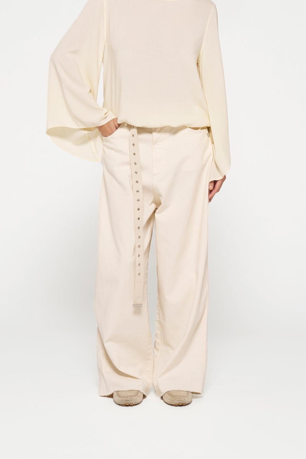 FLOWY BLOUSE