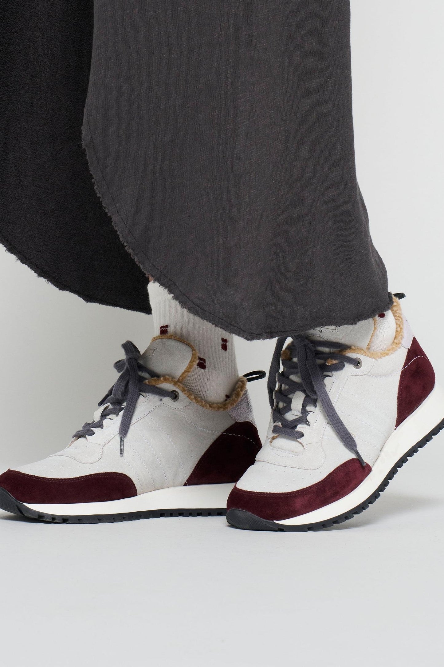 EASY SNEAKERS