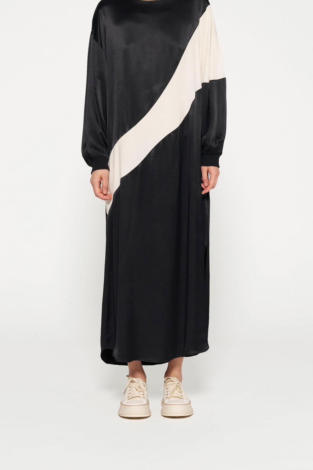 FLOWY MAXI DRESS