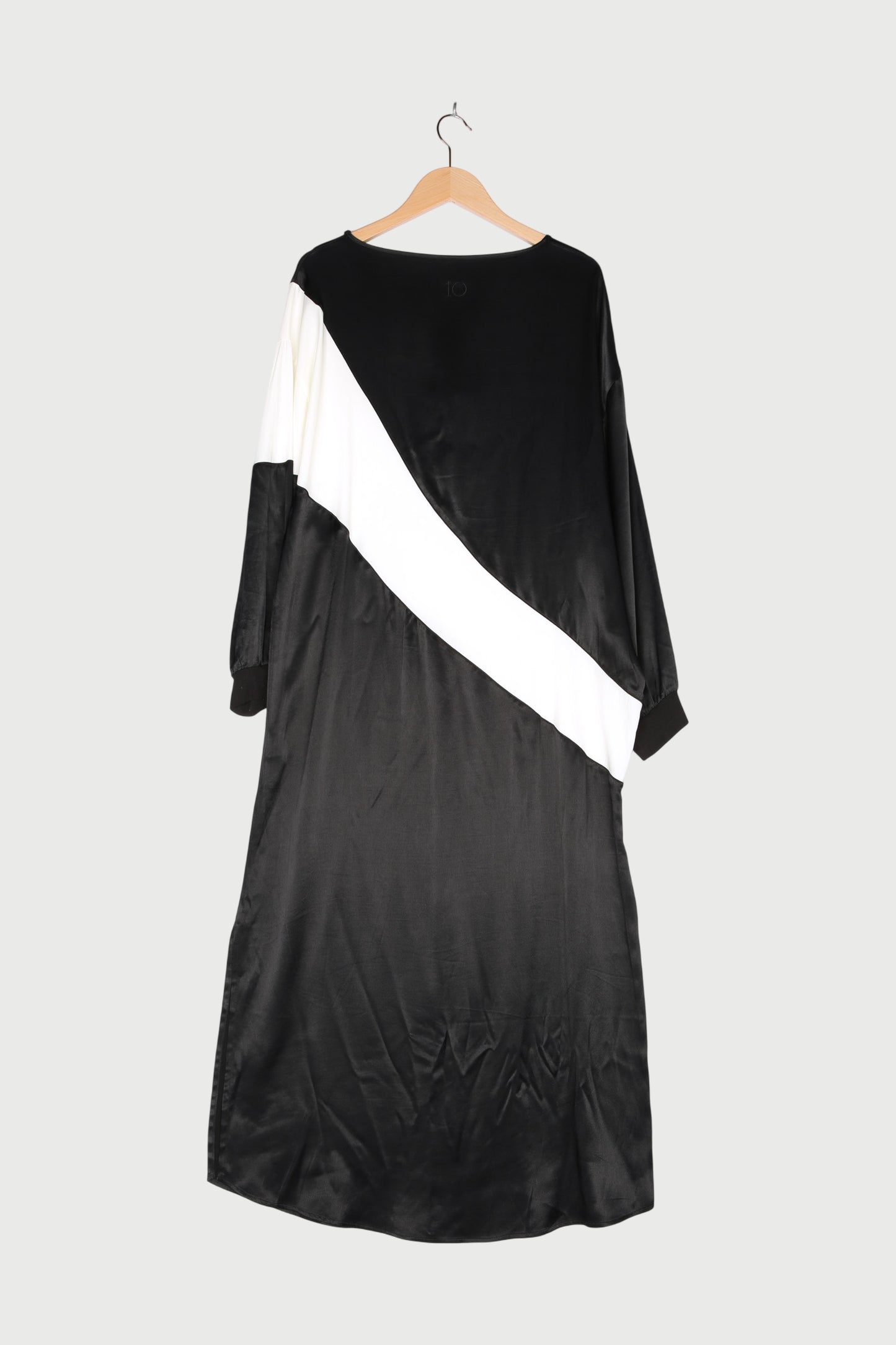 FLOWY MAXI DRESS