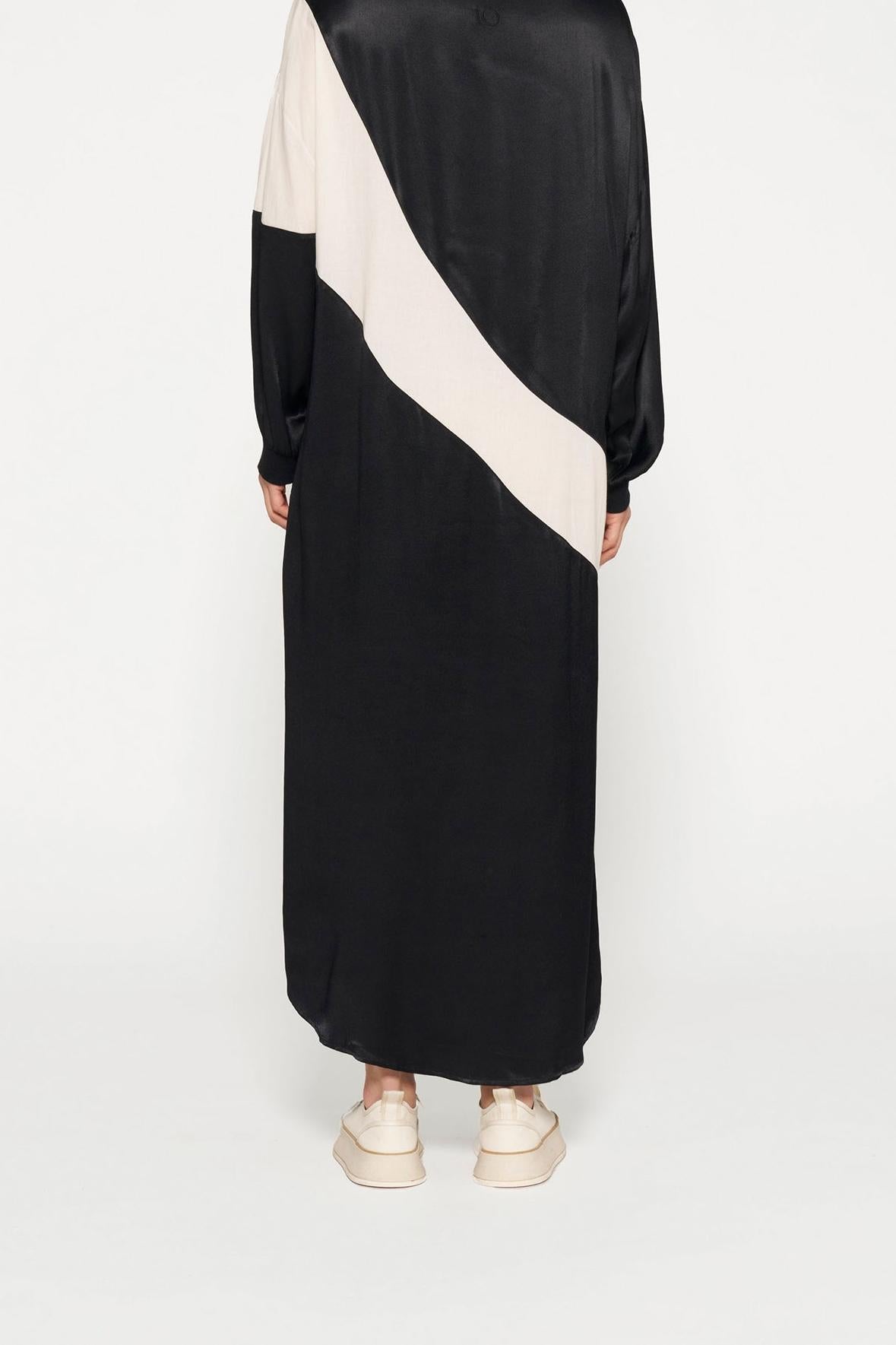 FLOWY MAXI DRESS