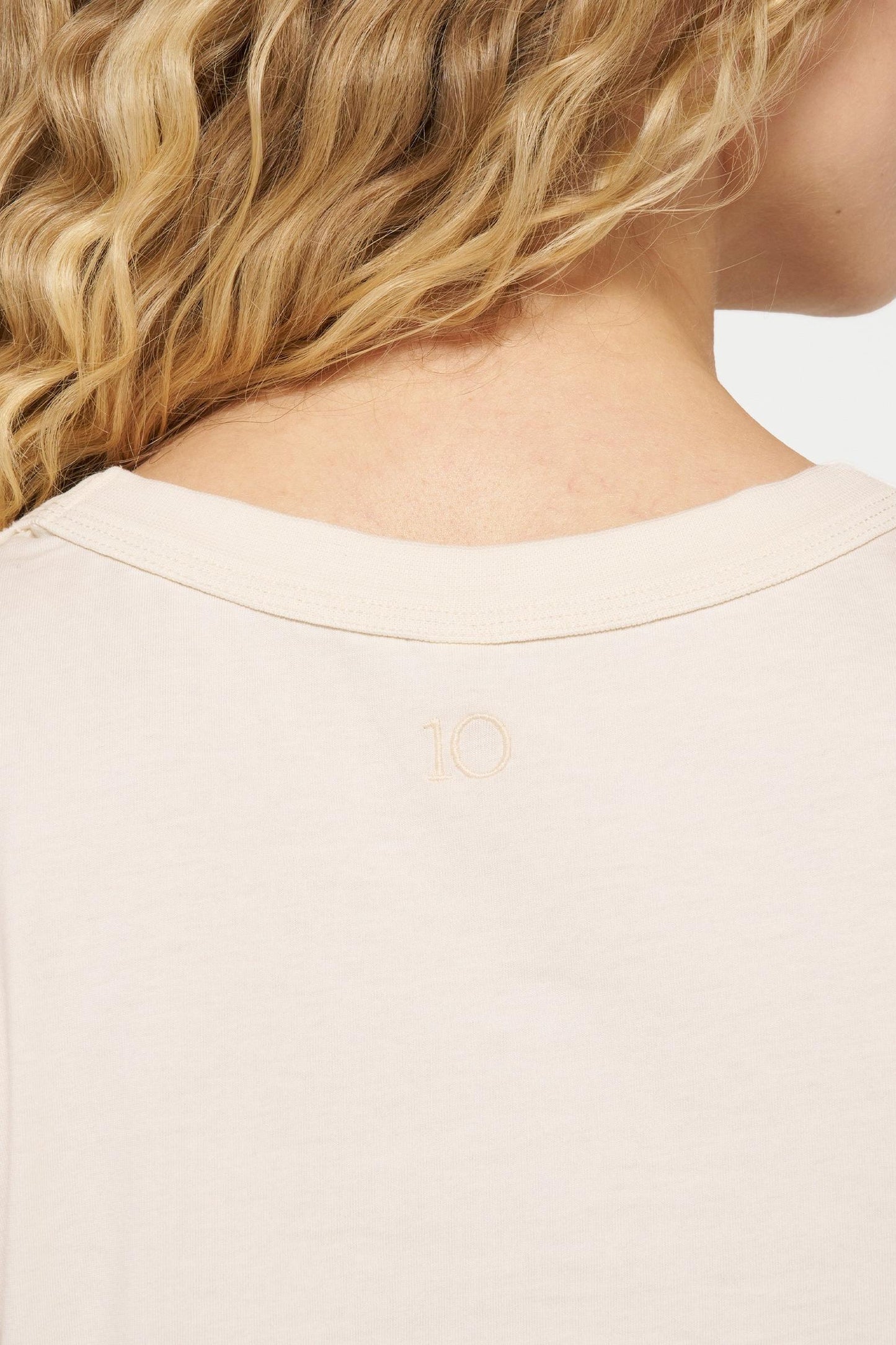 TEE TAGLINE