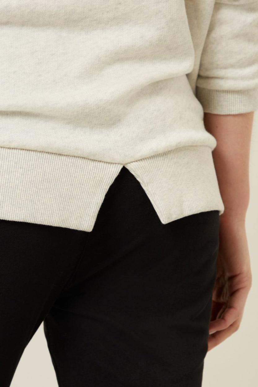 V-NECK SWEATER FLEECE