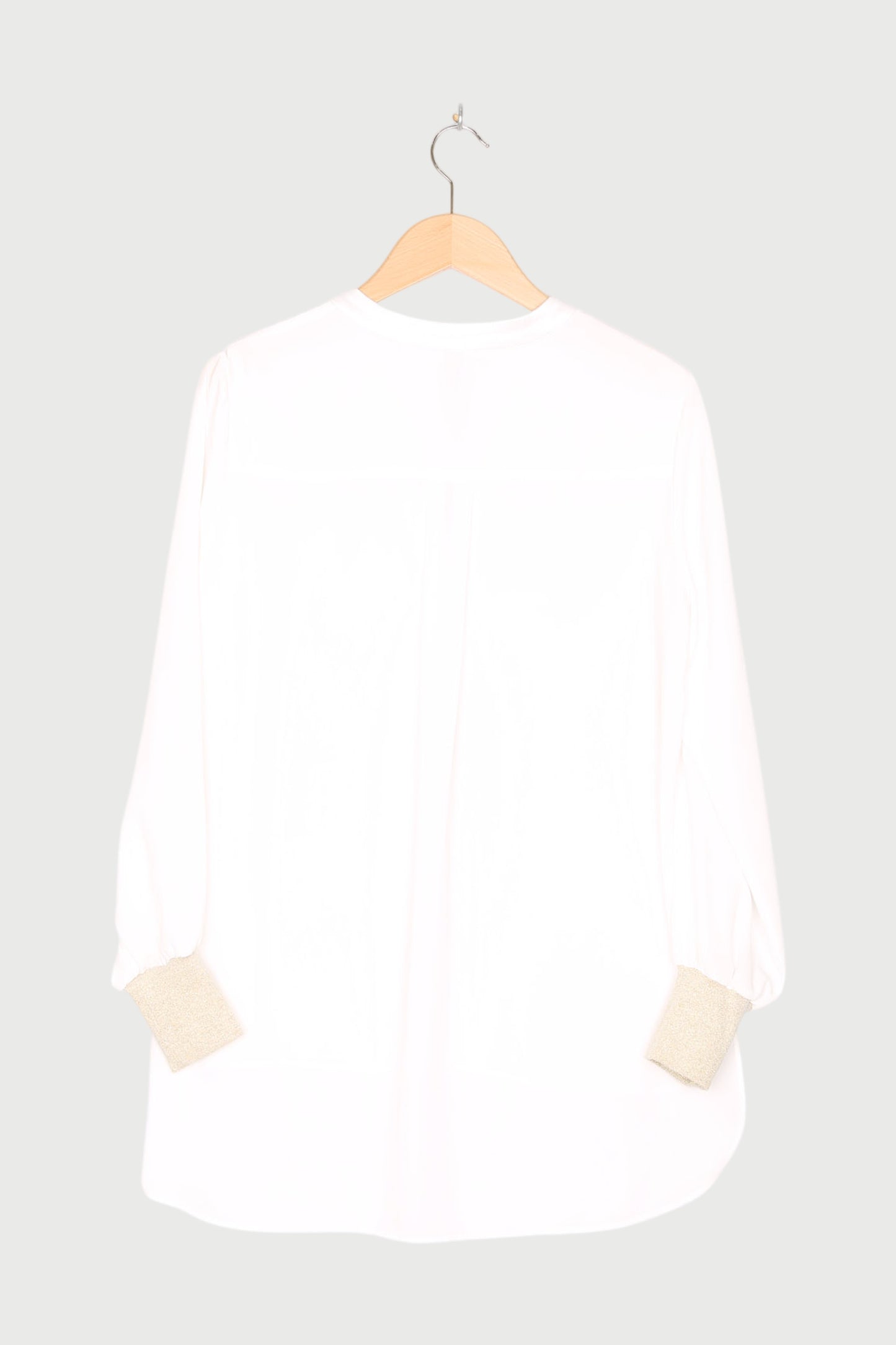 FLOWY BLOUSE