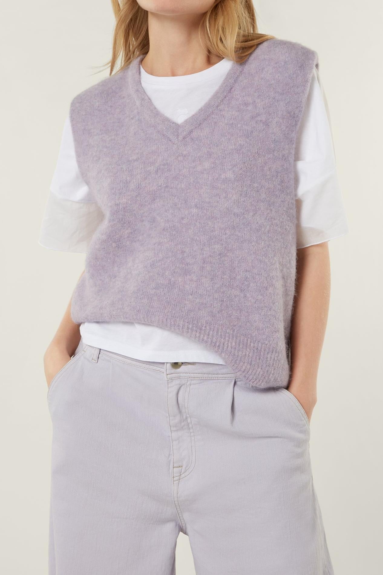FLUFFY KNIT GILET
