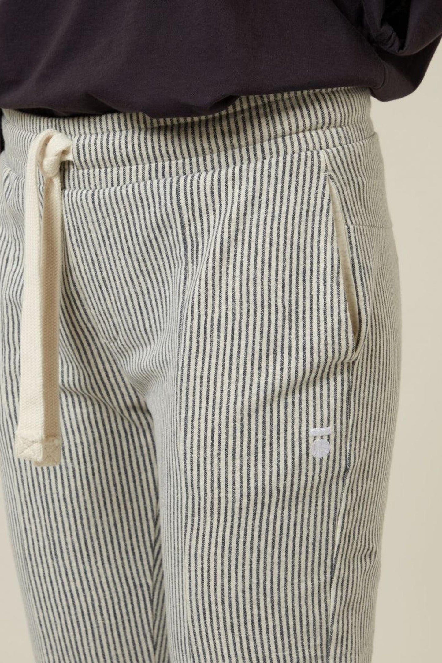 STRAIGHT JOGGER DENIM STRIPE