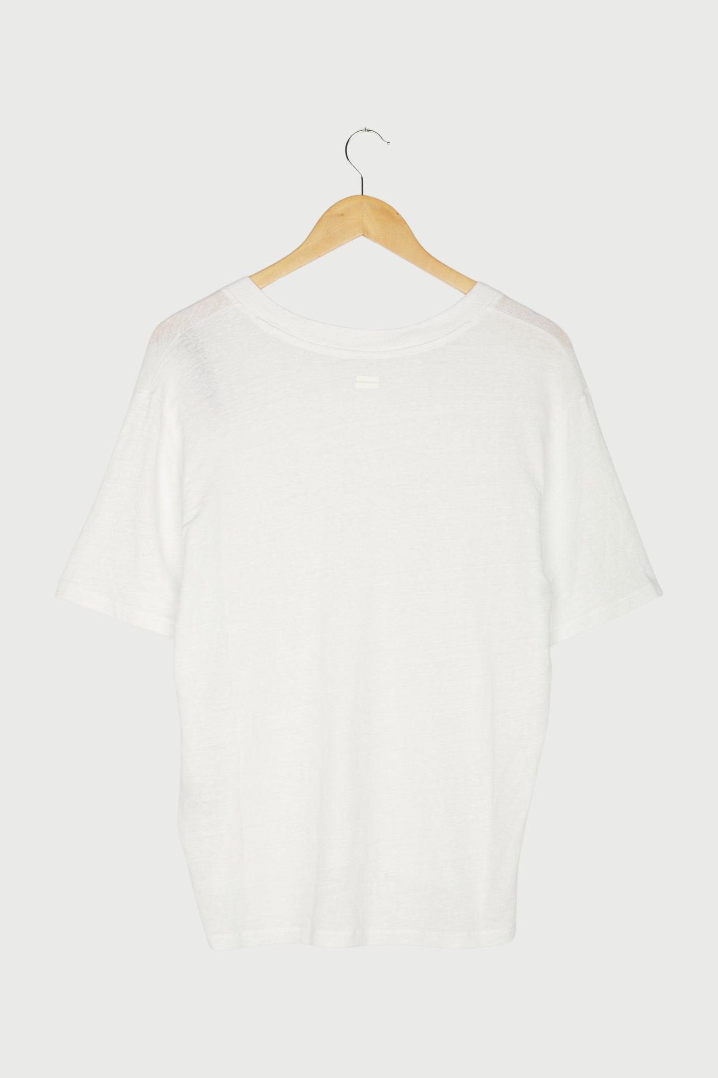 THE V-NECK TEE LINEN