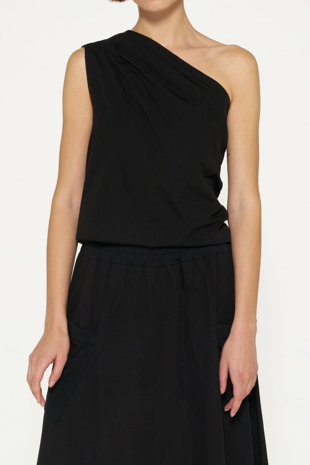 ONE SHOULDER TOP