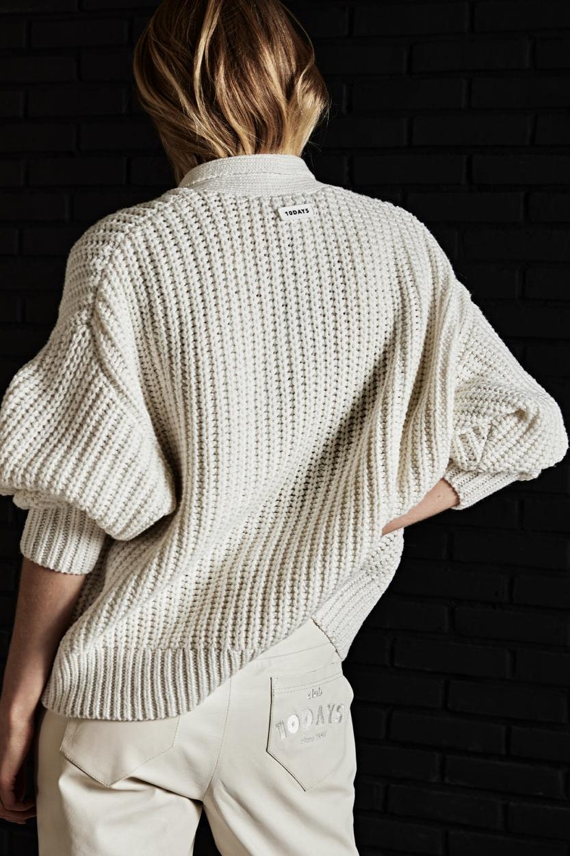 SHORT KNITTED CARDIGAN