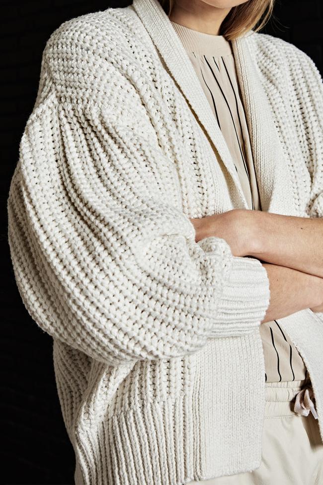 SHORT KNITTED CARDIGAN