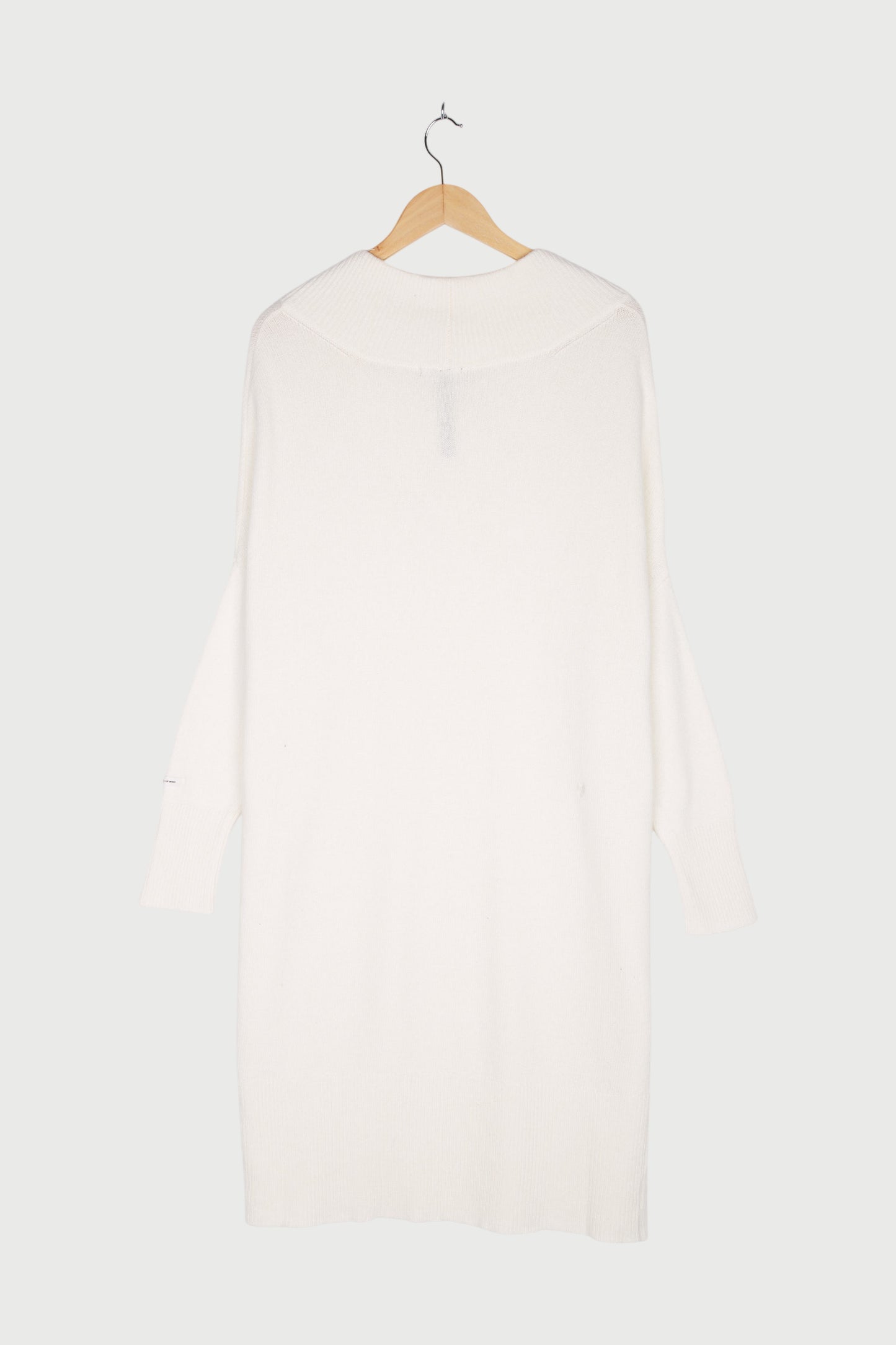 SOFT KNIT V-NECK DRESS