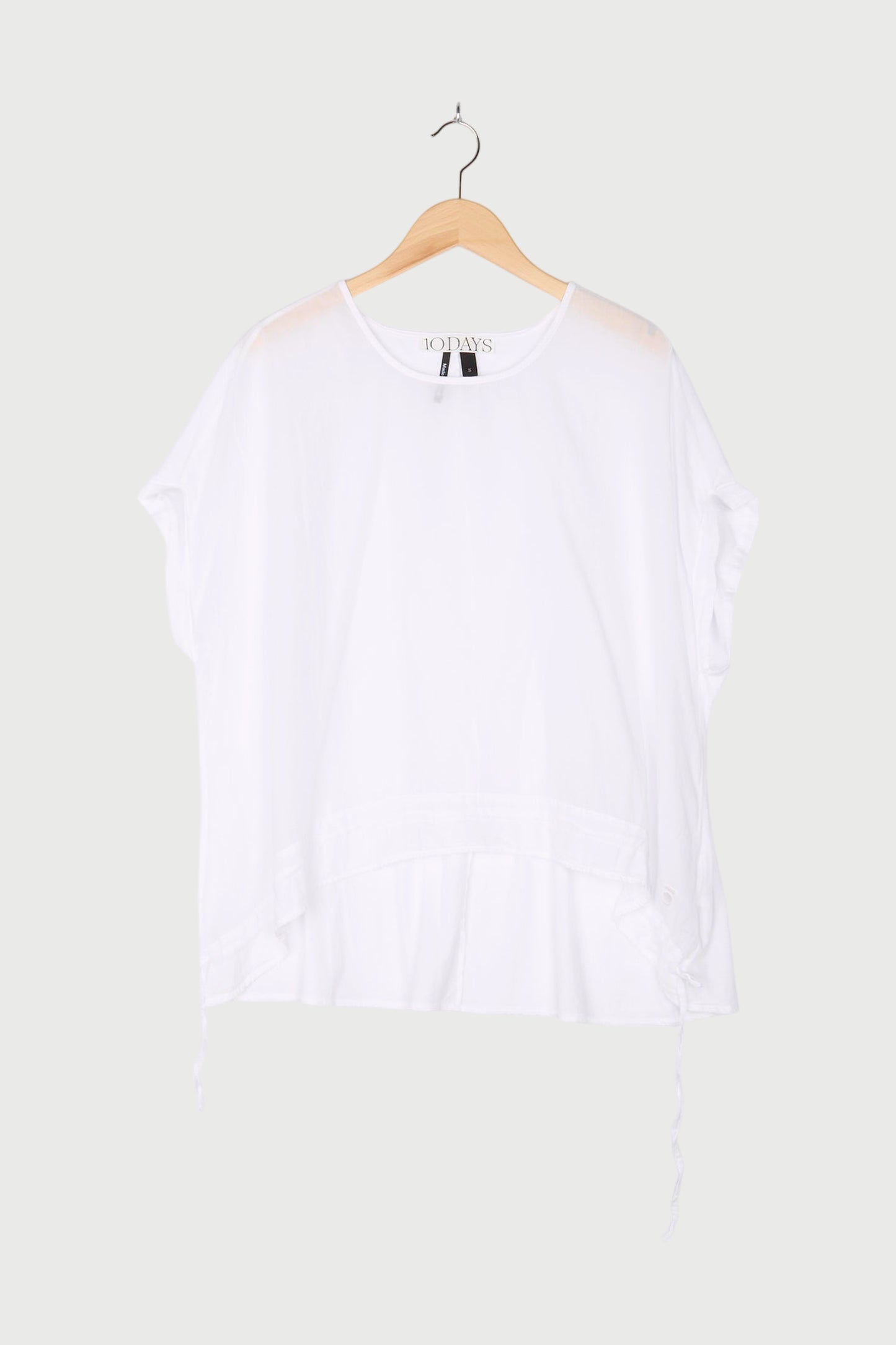 SHORTSLEEVE BLOUSE