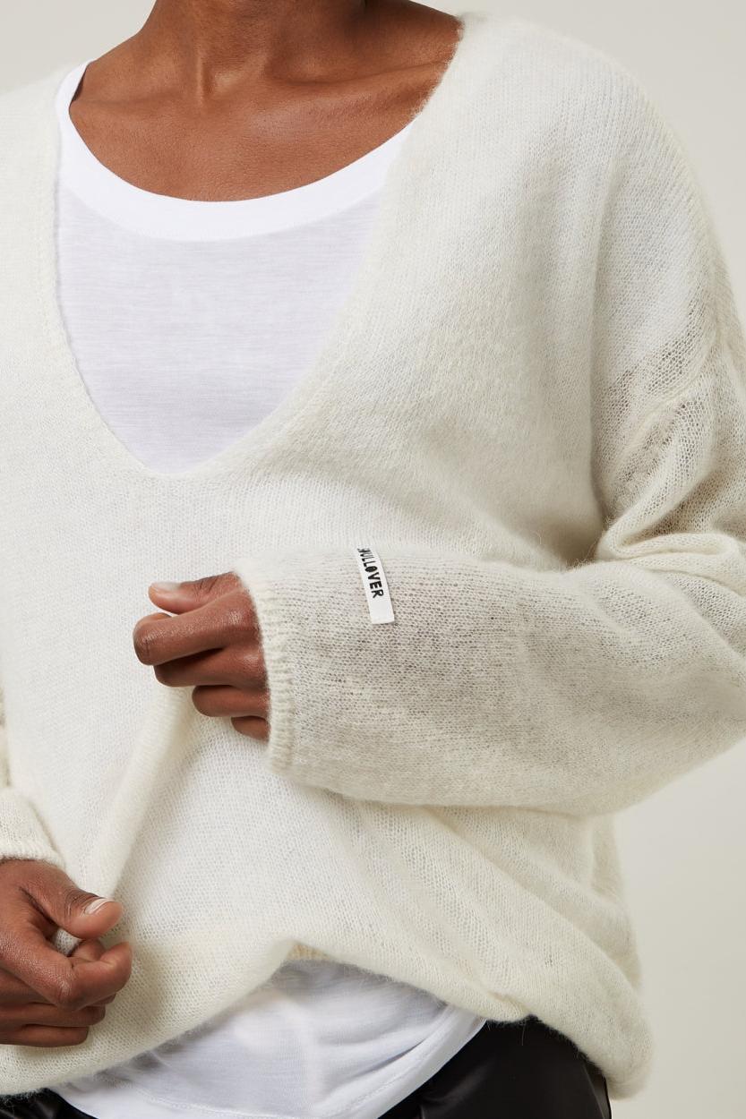THIN OVERSIZED SWEATER