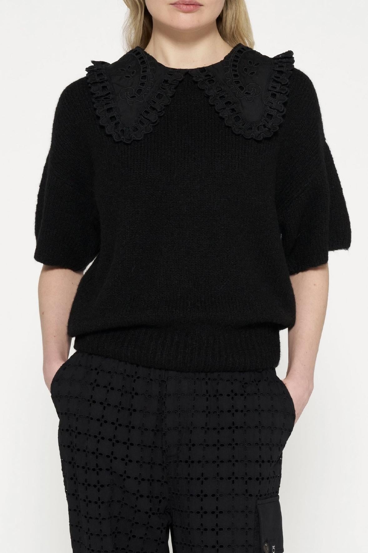 SHORT SLEEVE RUFFLE KNIT SWEATER