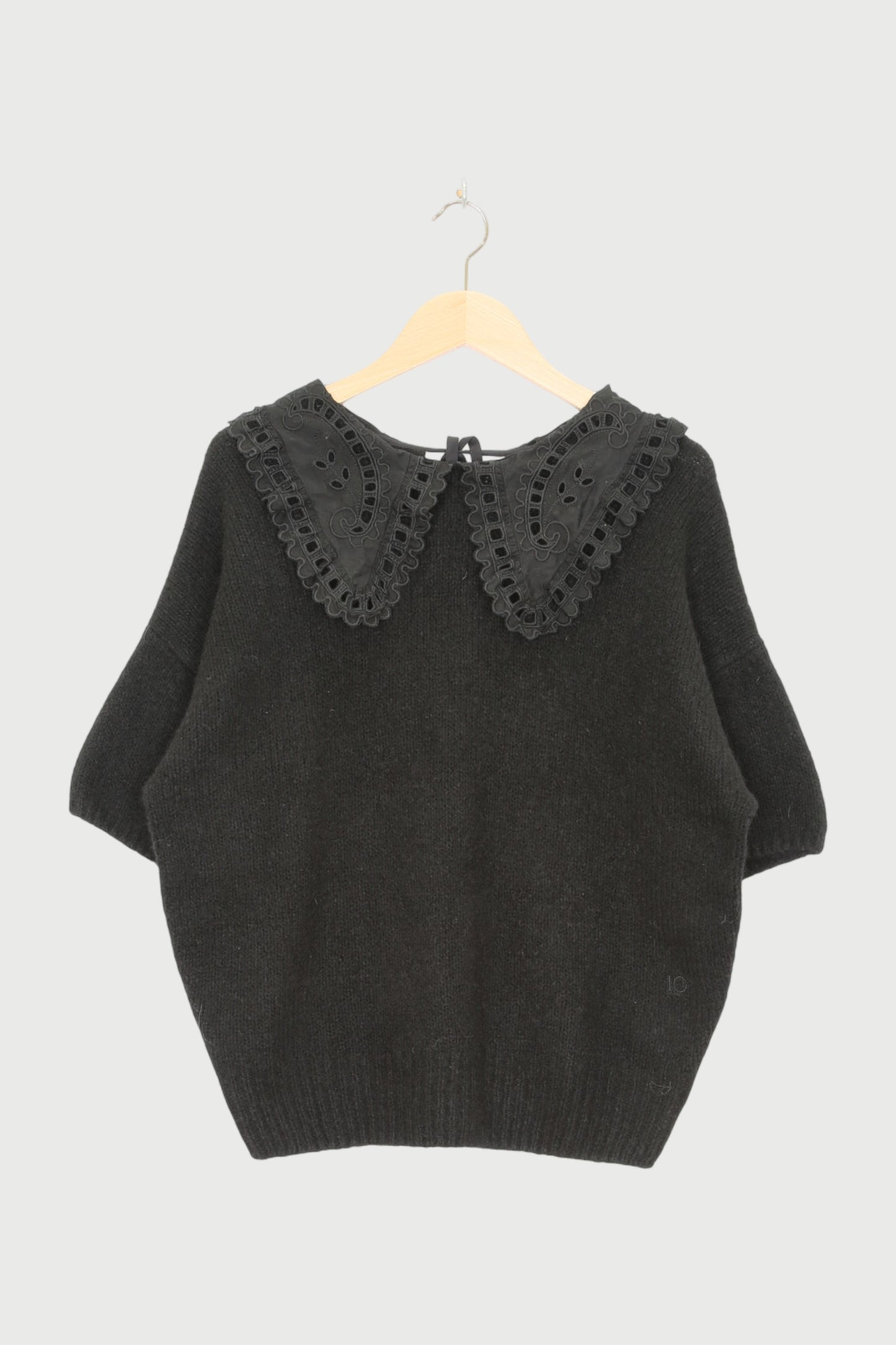 SHORT SLEEVE RUFFLE KNIT SWEATER