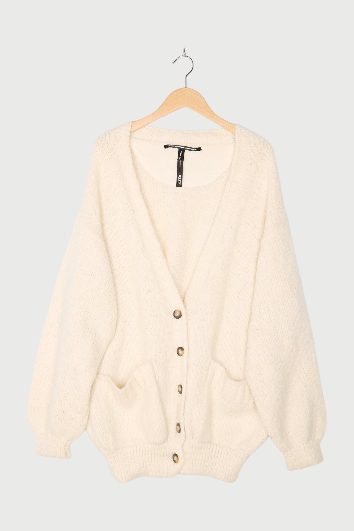 STATEMENT CARDIGAN