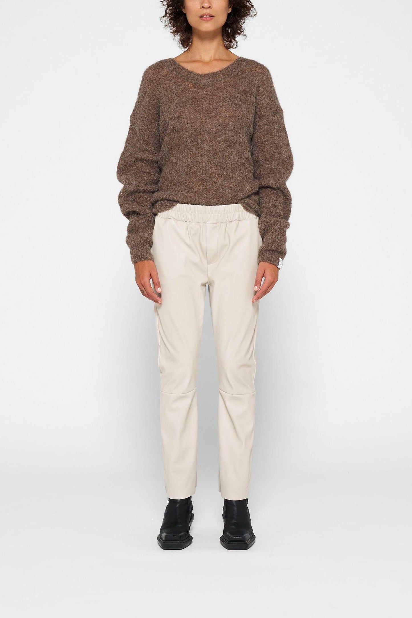 THIN KNIT SWEATER