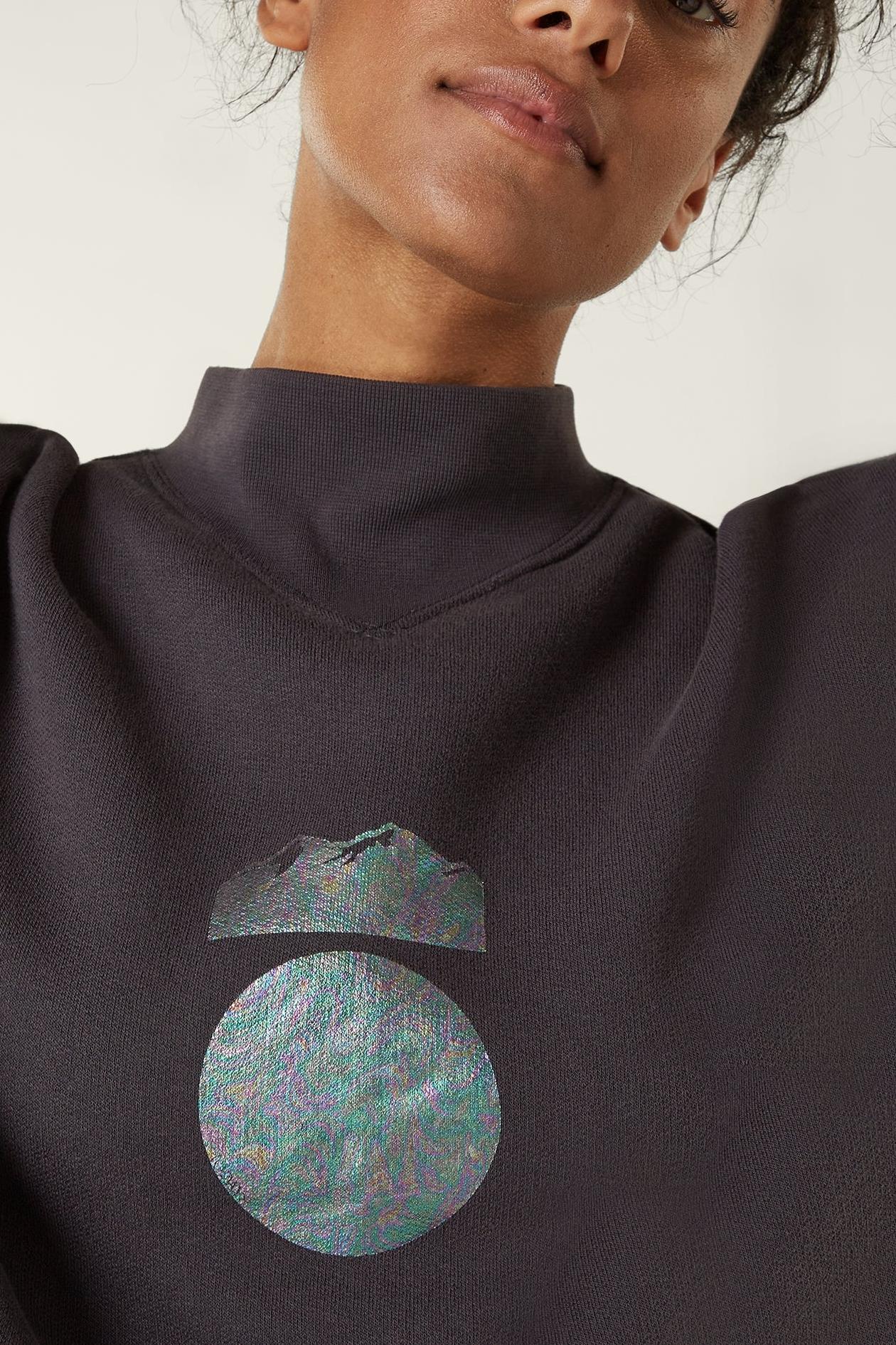 V-NECK COLLAR SWEATER
