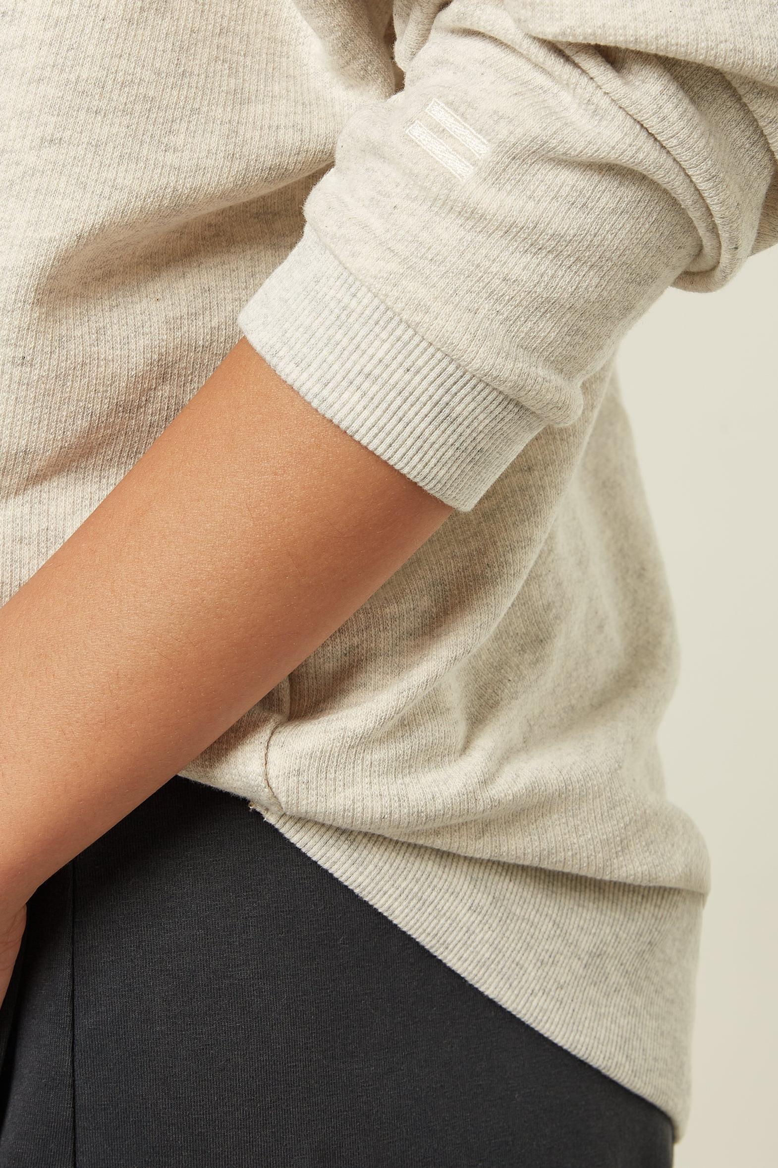 ROUND NECK SWEATER