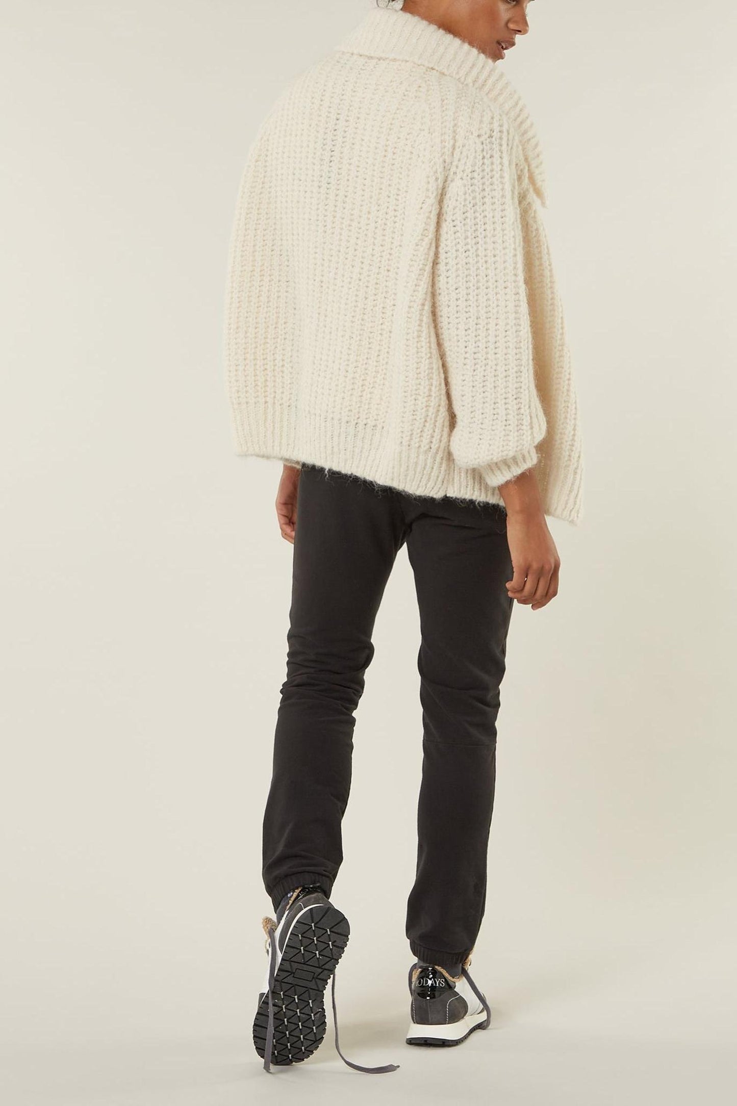 ZIPPER CARDIGAN KNIT