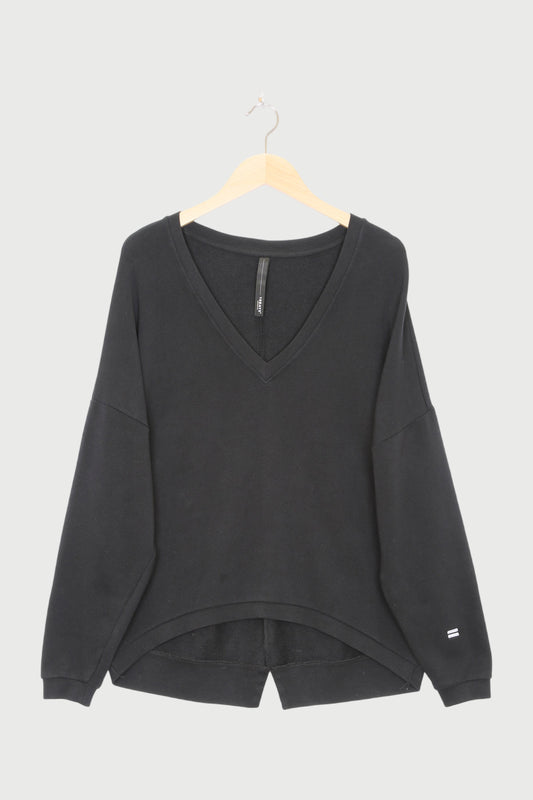 V-NECK SWEATER