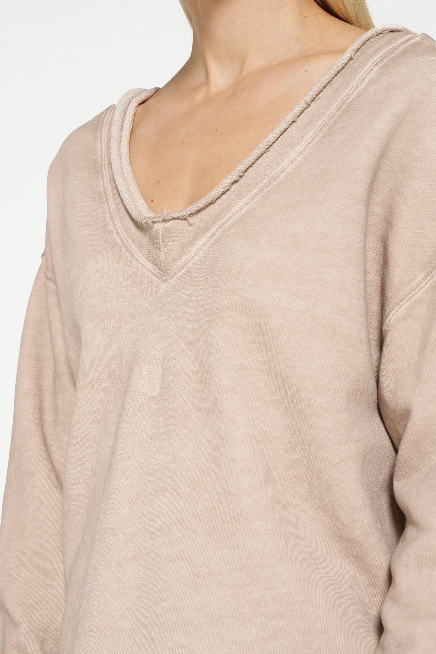 DOUBLE V-NECK SWEAT