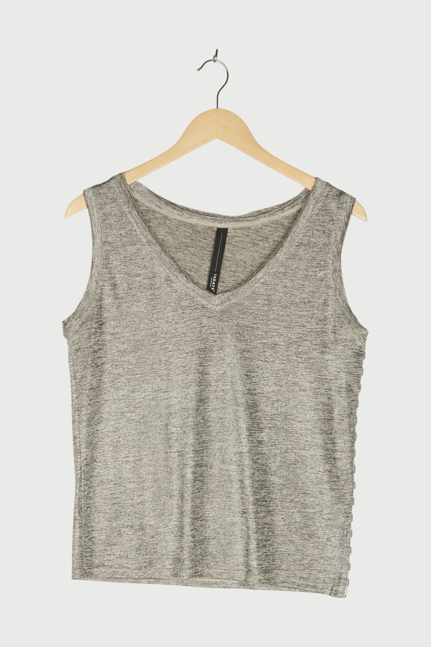 SLEEVELESS TOP FOIL