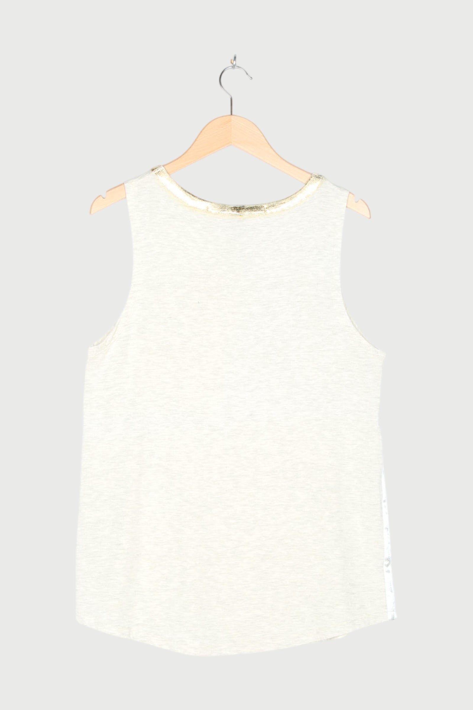 SOFT SLEEVELESS TOP