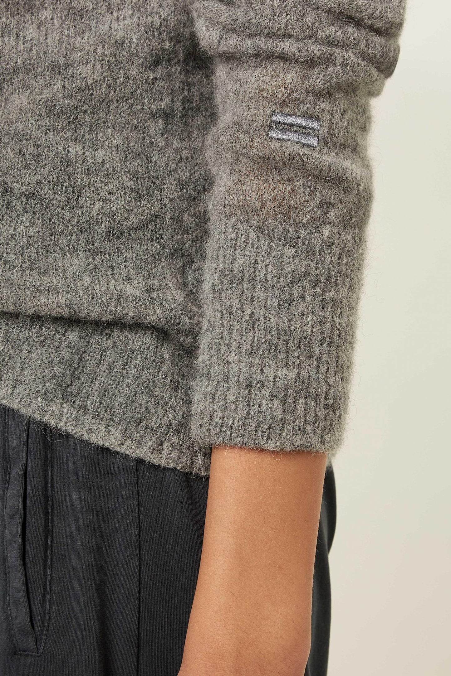 LONGSLEEVE KNIT TEE