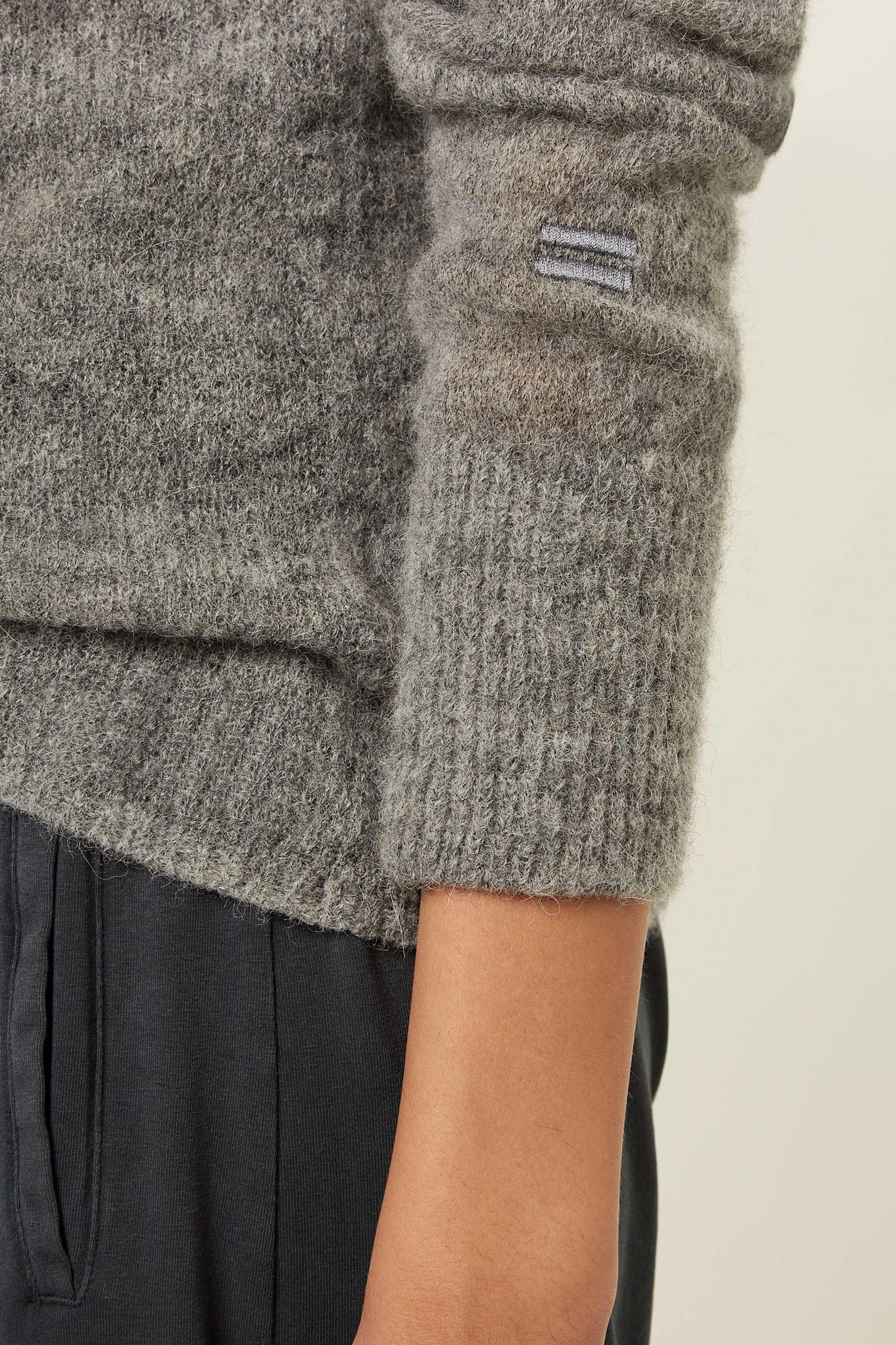 LONGSLEEVE KNIT TEE
