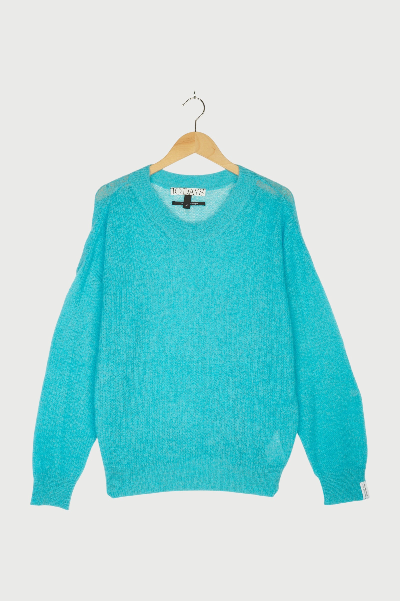 LOOSE THIN KNIT SWEATER