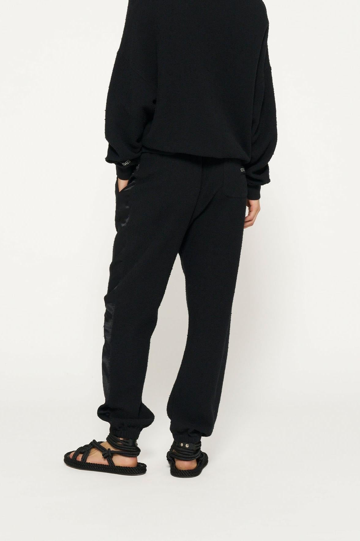 TEXTURE FLEECE POLO SWEATER