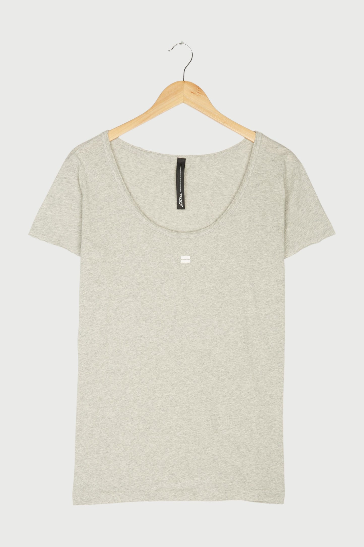 THE TEE