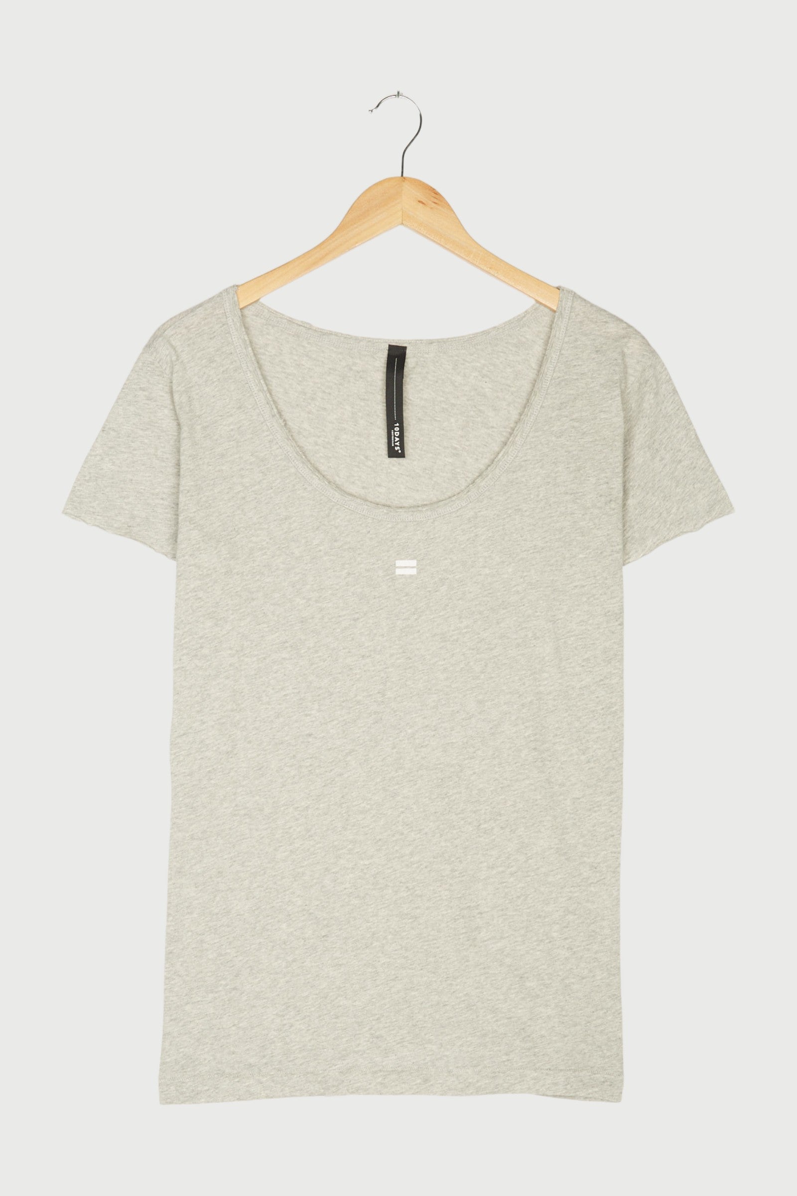 THE TEE