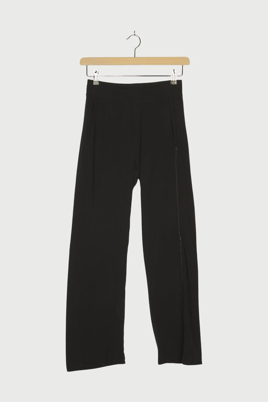 LOOSE PANTS