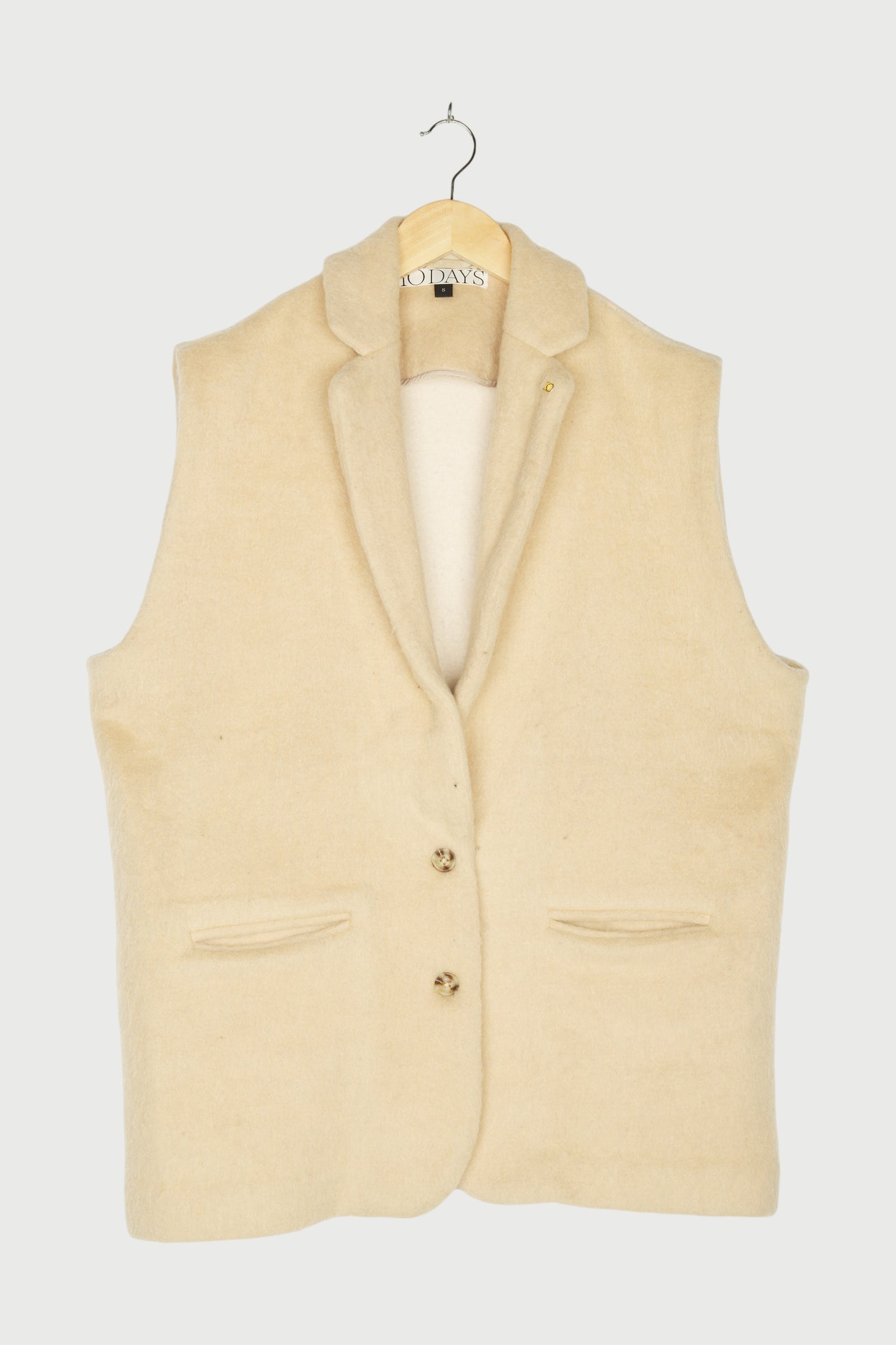 HAIRY SLEEVELESS BLAZER