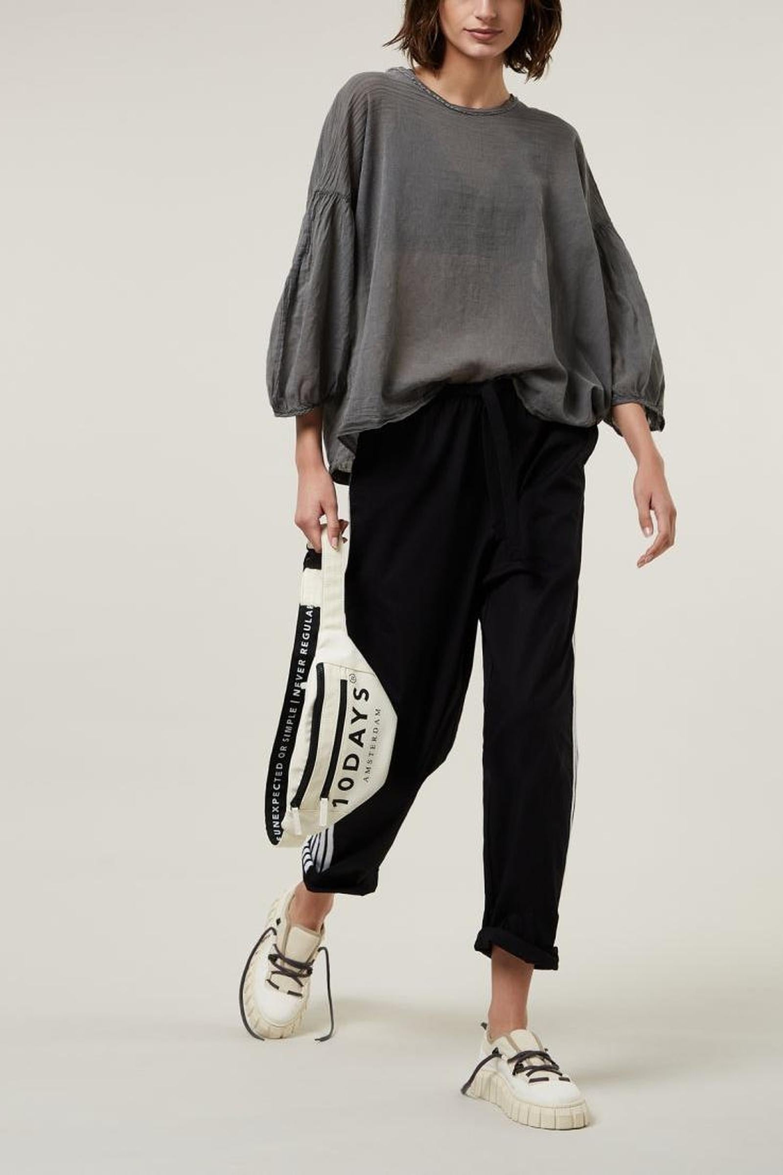 BALLOON SLEEVE BLOUSE