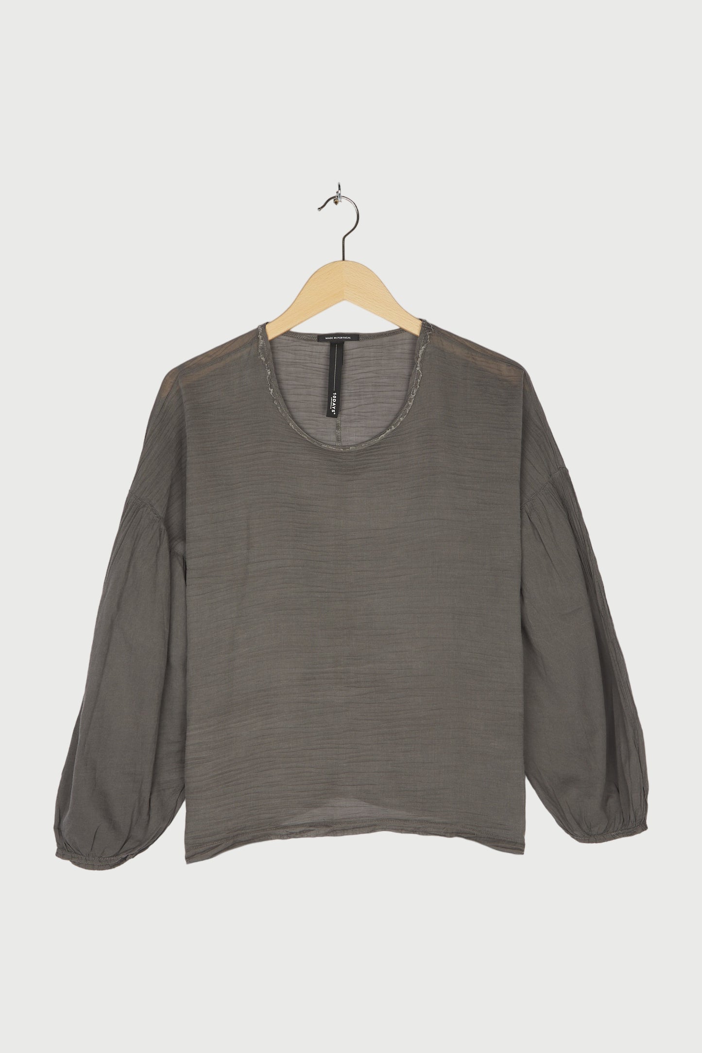 BALLOON SLEEVE BLOUSE