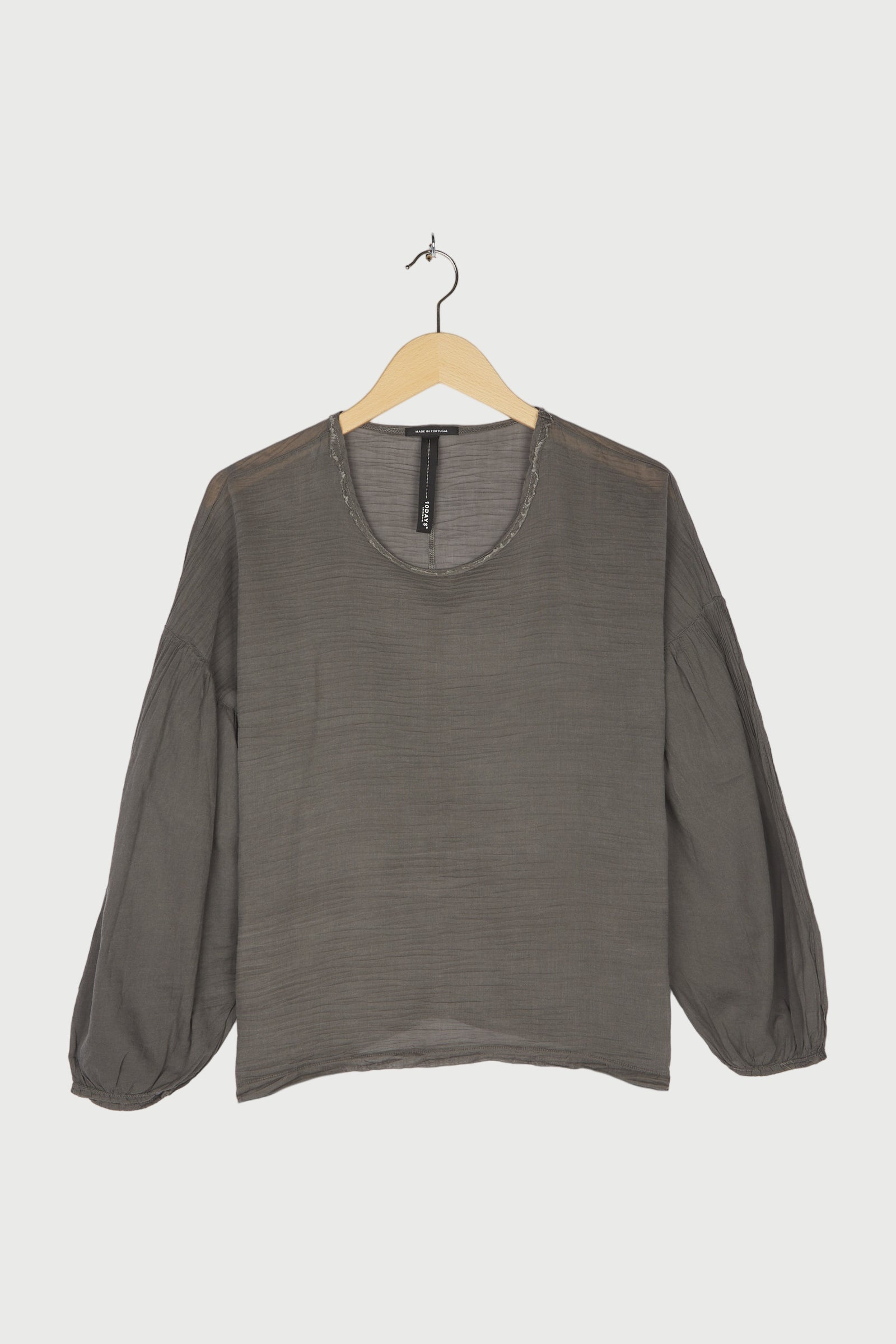 BALLOON SLEEVE BLOUSE